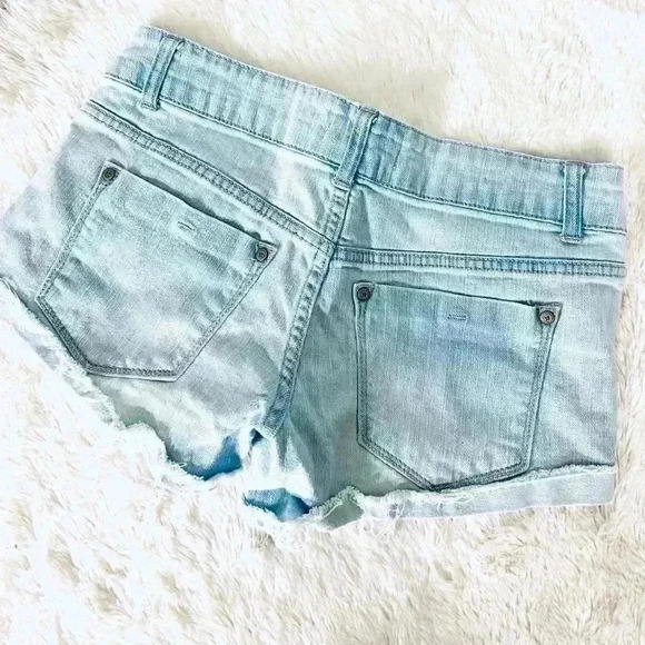 Altar’d State Frayed Distressed Denim Jean Shorts - Picture 2 of 11